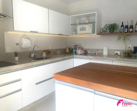 Imagem Sobrado com 3 Quartos à Venda, 204 m² em Trindade - Florianópolis