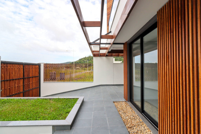 Casa com 3 Quartos à Venda,  em Rio Tavares - Florianópolis