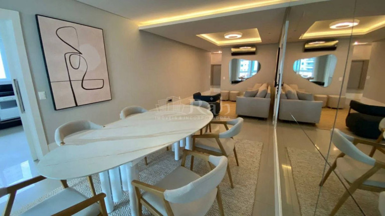Imagem Apartamento com 3 Quartos à Venda, 138 m² em Centro - Balneário Camboriú Imagem Apartamento com 3 Quartos à Venda, 138 m² em Centro - Balneário Camboriú