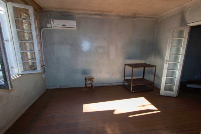 Imagem Casa com 5 Quartos à Venda,  em Independência - Porto Alegre