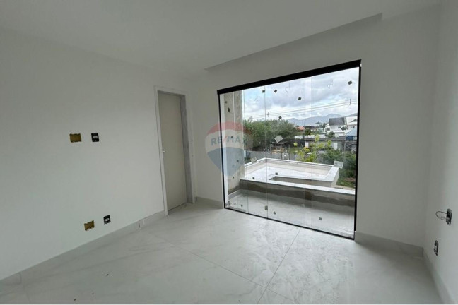 Imagem Casa de Condomínio com 5 Quartos à Venda, 200 m² em Vargem Pequena - Rio De Janeiro