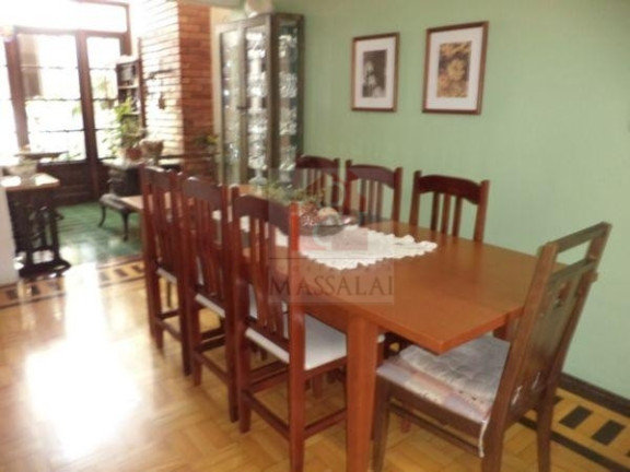 Imagem Casa com 3 Quartos à Venda, 151 m² em Santana - Porto Alegre Imagem Casa com 3 Quartos à Venda, 151 m² em Santana - Porto Alegre