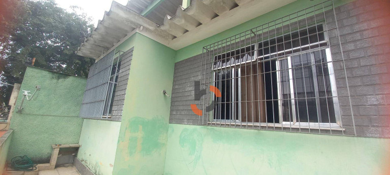 Casa com 3 Quartos à Venda, 240 m² em Califórnia - Nova Iguaçu