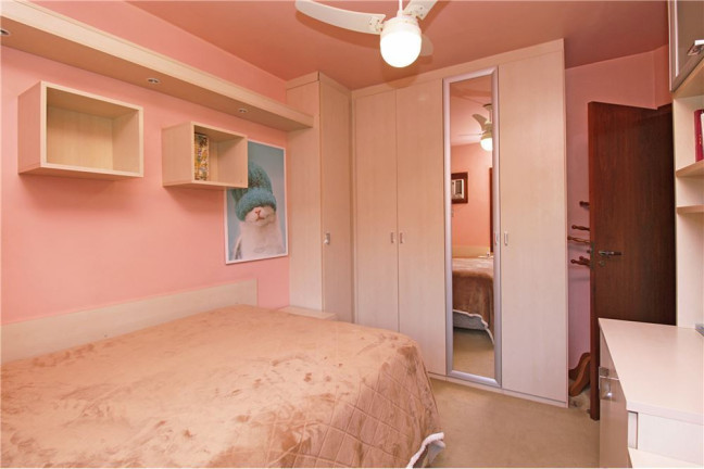 Imagem Casa com 5 Quartos à Venda, em Gloria - Porto Alegre Imagem Casa com 5 Quartos à Venda, em Gloria - Porto Alegre