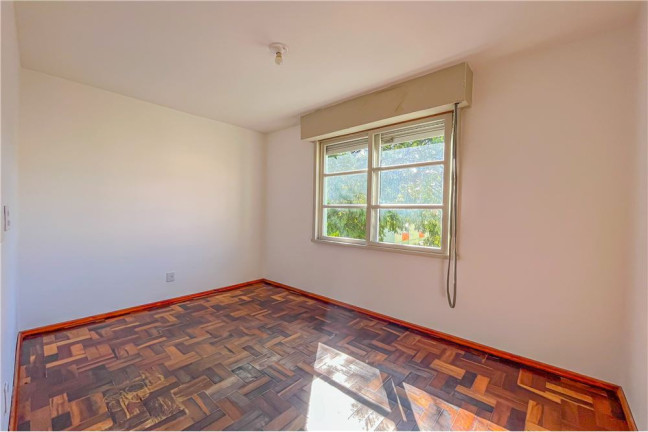 Imagem Imóvel com 3 Quartos à Venda, em Cristal - Porto Alegre Imagem Imóvel com 3 Quartos à Venda, em Cristal - Porto Alegre