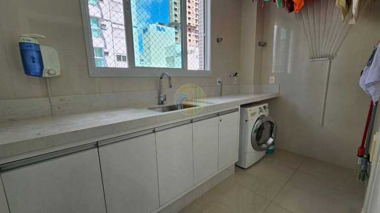 Imagem Apartamento com 3 Quartos à Venda, 133 m² em Centro - Balneário Camboriú Imagem Apartamento com 3 Quartos à Venda, 133 m² em Centro - Balneário Camboriú