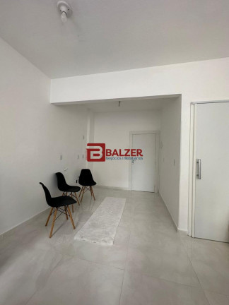 Imagem Apartamento com 1 Quarto à Venda, 32 m² em Centro - Florianópolis Imagem Apartamento com 1 Quarto à Venda, 32 m² em Centro - Florianópolis