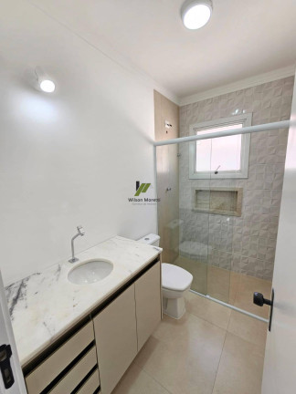 Imagem Casa de Condomínio com 3 Quartos à Venda, 129 m²