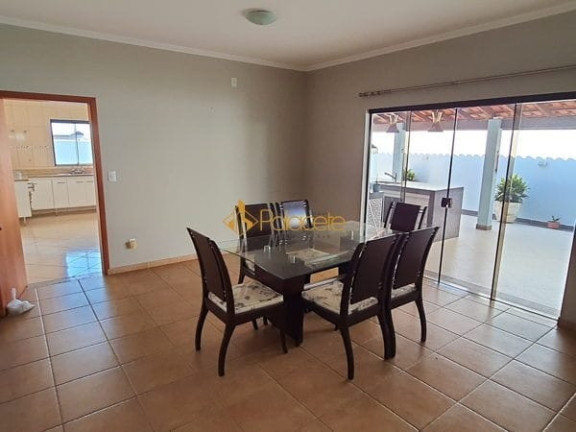 Imagem Casa com 3 Quartos à Venda, 432 m² em Nossa Senhora Do Perpétuo Socorro - Pindamonhangaba Imagem Casa com 3 Quartos à Venda, 432 m² em Nossa Senhora Do Perpétuo Socorro - Pindamonhangaba