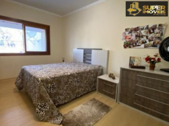 Imagem Casa com 3 Quartos à Venda, 450 m² em Laranjal - Pelotas Imagem Casa com 3 Quartos à Venda, 450 m² em Laranjal - Pelotas
