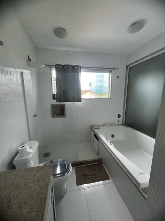 Imagem Casa com 3 Quartos à Venda, 250 m² em Ponte Dos Leites - Araruama Imagem Casa com 3 Quartos à Venda, 250 m² em Ponte Dos Leites - Araruama