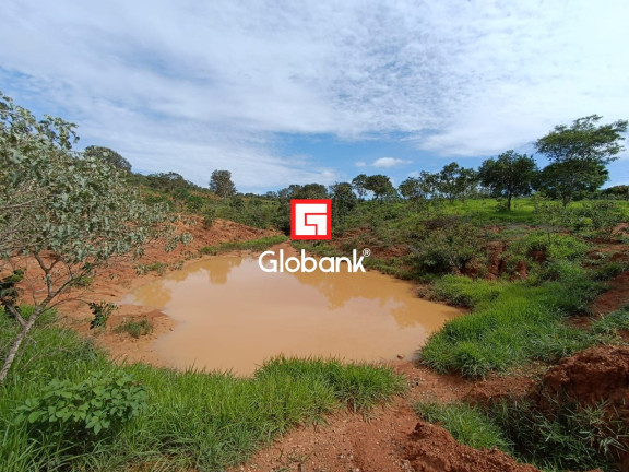 Imagem Imóvel com 3 Quartos à Venda, em Extrema - Montes Claros Imagem Imóvel com 3 Quartos à Venda, em Extrema - Montes Claros