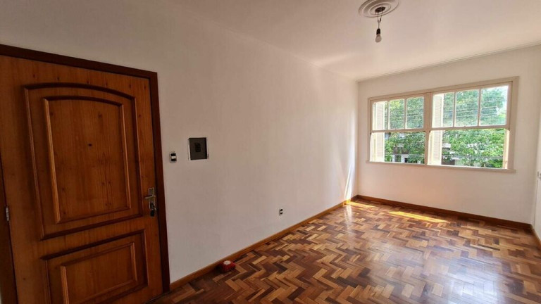 Apartamento com 2 Quartos à Venda,  em Passo Da Areia - Porto Alegre