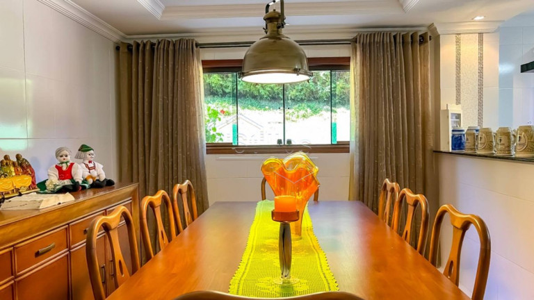 Imagem Casa com 4 Quartos à Venda, 437 m² em Avenida Santa Luzia - Campos Do Jordão Imagem Casa com 4 Quartos à Venda, 437 m² em Avenida Santa Luzia - Campos Do Jordão
