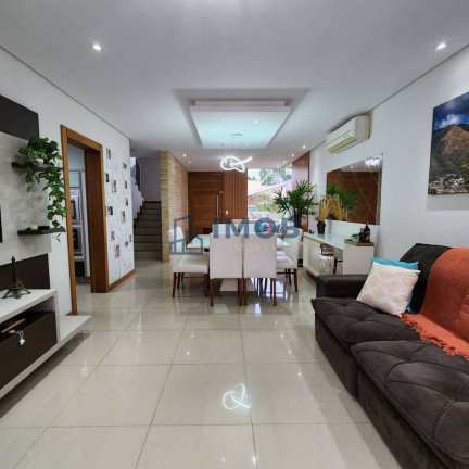 Imagem Casa com 4 Quartos à Venda, 217 m² em Amizade - Jaraguá Do Sul