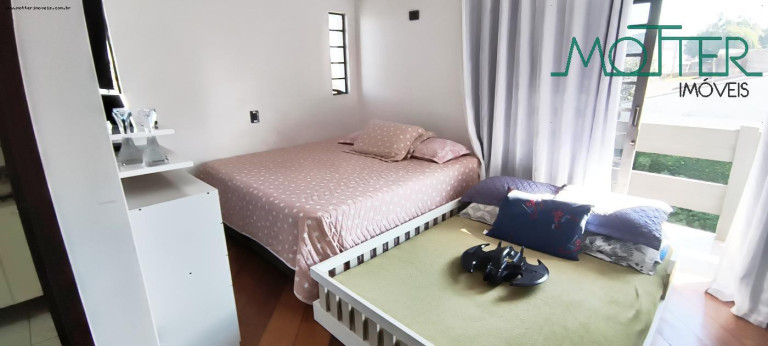 Imagem Casa com 4 Quartos à Venda, 213 m² em Capão Raso - Curitiba Imagem Casa com 4 Quartos à Venda, 213 m² em Capão Raso - Curitiba