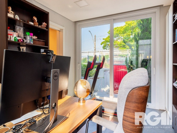 Imagem Casa com 3 Quartos à Venda, 400 m² em Três Figueiras - Porto Alegre Imagem Casa com 3 Quartos à Venda, 400 m² em Três Figueiras - Porto Alegre