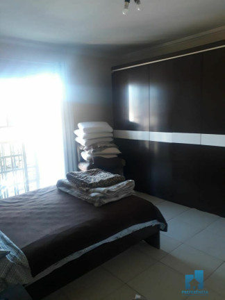 Imagem Sobrado com 4 Quartos à Venda, 209 m² em Uvaranas - Ponta Grossa Imagem Sobrado com 4 Quartos à Venda, 209 m² em Uvaranas - Ponta Grossa