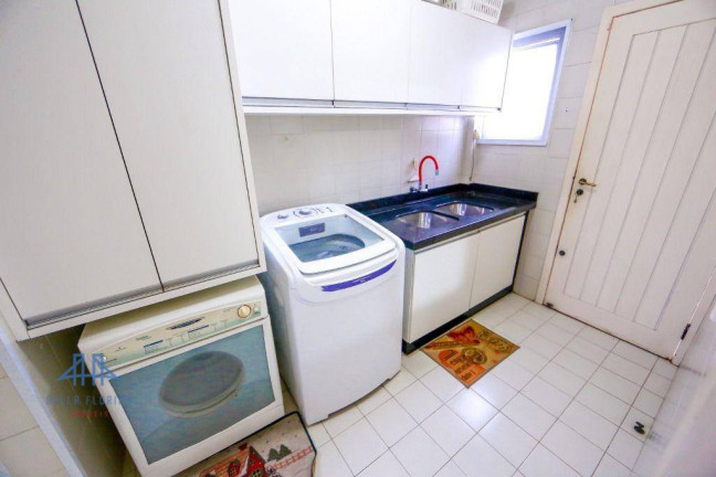 Imagem Casa com 4 Quartos à Venda, 370 m² em Trindade - Florianópolis Imagem Casa com 4 Quartos à Venda, 370 m² em Trindade - Florianópolis