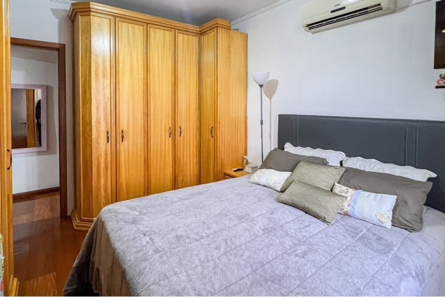 Imagem Casa com 3 Quartos à Venda, 241 m² em São José - Canoas Imagem Casa com 3 Quartos à Venda, 241 m² em São José - Canoas