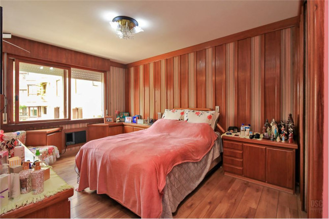 Imagem Apartamento com 4 Quartos à Venda, 217 m² em Higienópolis - Porto Alegre Imagem Apartamento com 4 Quartos à Venda, 217 m² em Higienópolis - Porto Alegre