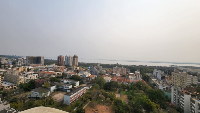 Imagem Imóvel com 3 Quartos à Venda, 206 m² em Menino Deus - Porto Alegre Imagem Imóvel com 3 Quartos à Venda, 206 m² em Menino Deus - Porto Alegre