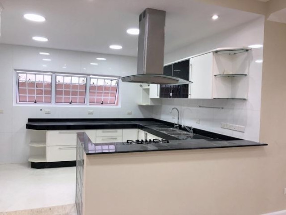 Imagem Casa com 4 Quartos à Venda, 355 m² em Golf Village - Carapicuíba Imagem Casa com 4 Quartos à Venda, 355 m² em Golf Village - Carapicuíba