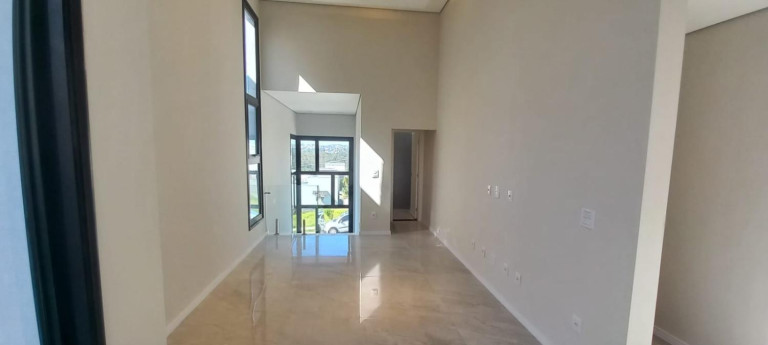 Imagem Imóvel com 4 Quartos à Venda, 200 m² Imagem Imóvel com 4 Quartos à Venda, 200 m²