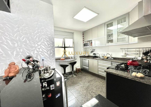 Imagem Imóvel com 4 Quartos à Venda, 125 m² em Belvedere - Belo Horizonte Imagem Imóvel com 4 Quartos à Venda, 125 m² em Belvedere - Belo Horizonte
