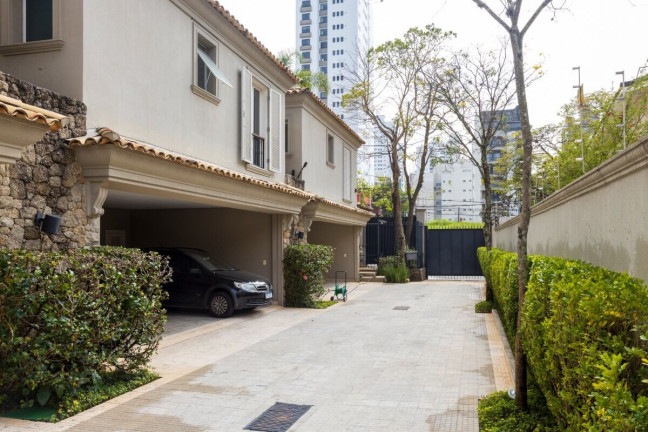Imagem Casa de Condomínio com 3 Quartos à Venda, 350 m² em Real Parque - São Paulo Imagem Casa de Condomínio com 3 Quartos à Venda, 350 m² em Real Parque - São Paulo