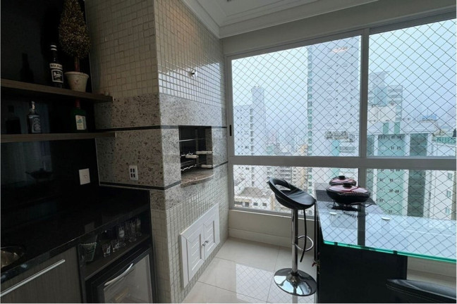 Imagem Imóvel com 3 Quartos à Venda, 223 m² em Centro - Balneário Camboriú Imagem Imóvel com 3 Quartos à Venda, 223 m² em Centro - Balneário Camboriú