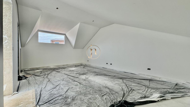 Imagem Casa de Condomínio com 2 Quartos à Venda, em Sítio Cercado - Curitiba Imagem Casa de Condomínio com 2 Quartos à Venda, em Sítio Cercado - Curitiba
