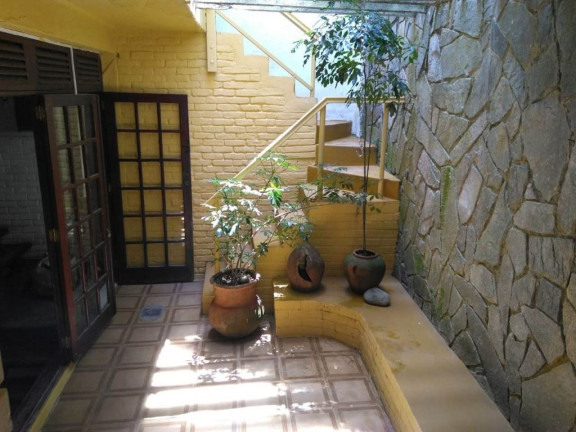 Imagem Casa com 7 Quartos à Venda, 250 m² em Copacabana - Rio De Janeiro Imagem Casa com 7 Quartos à Venda, 250 m² em Copacabana - Rio De Janeiro
