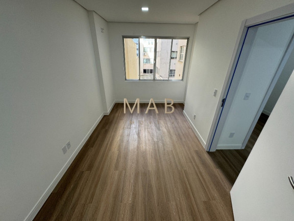 Imagem Imóvel com 3 Quartos à Venda, 111 m² em Centro - Florianópolis