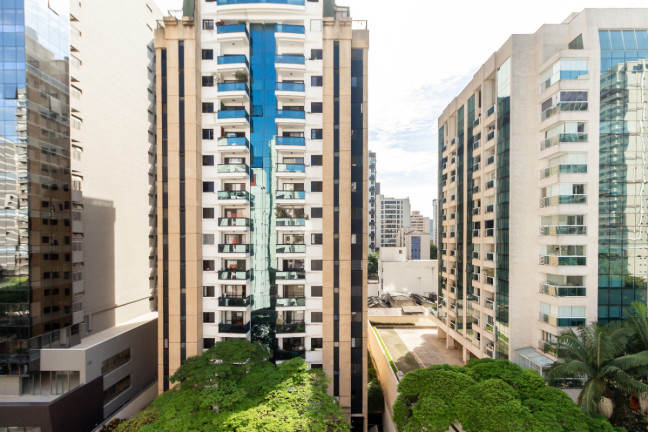 Imagem Apartamento com 2 Quartos à Venda, 60 m² em Moema - São Paulo