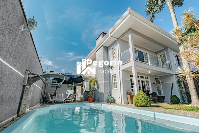 Casa com 4 Quartos à Venda, 344 m² em Centro - Pinhais