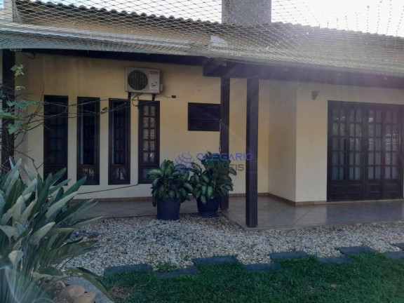 Imagem Casa com 3 Quartos à Venda, 196 m² em Centro - Penha Imagem Casa com 3 Quartos à Venda, 196 m² em Centro - Penha