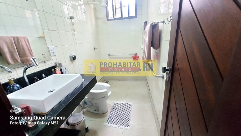 Imagem Casa de Condomínio com 4 Quartos à Venda, 300 m² em Candelária - Natal