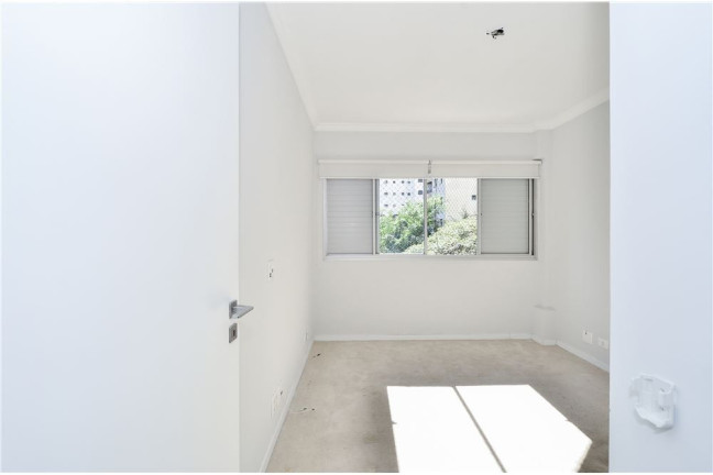 Imagem Imóvel com 3 Quartos à Venda, em Vila Andrade - São Paulo Imagem Imóvel com 3 Quartos à Venda, em Vila Andrade - São Paulo