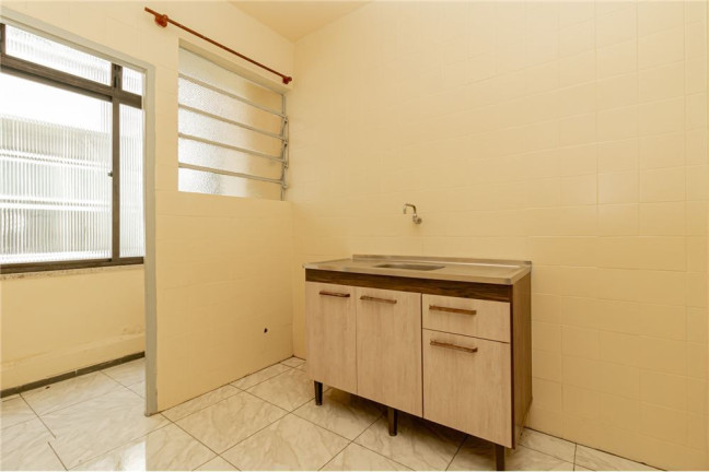 Imagem Imóvel com 2 Quartos à Venda,  em Passo Da Areia - Porto Alegre