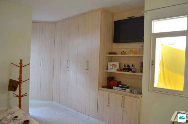 Imagem Casa de Condomínio com 3 Quartos à Venda, 220 m² Imagem Casa de Condomínio com 3 Quartos à Venda, 220 m²