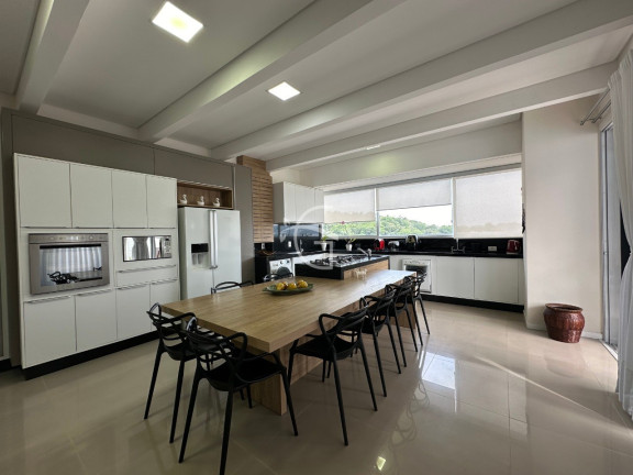 Imagem Imóvel com 3 Quartos à Venda, 168 m² em Anita Garibaldi - Joinville Imagem Imóvel com 3 Quartos à Venda, 168 m² em Anita Garibaldi - Joinville