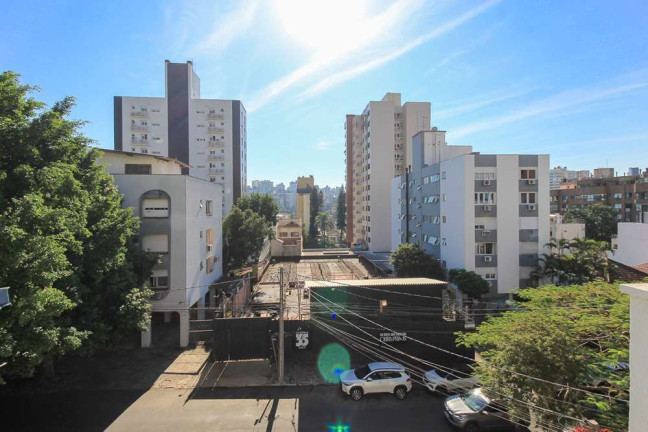 Imagem Imóvel com 2 Quartos à Venda, em Petrópolis - Porto Alegre Imagem Imóvel com 2 Quartos à Venda, em Petrópolis - Porto Alegre