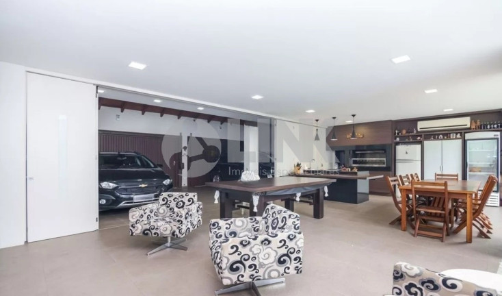 Imagem Casa com 5 Quartos à Venda, 294 m² em Jardim Botânico - Porto Alegre Imagem Casa com 5 Quartos à Venda, 294 m² em Jardim Botânico - Porto Alegre