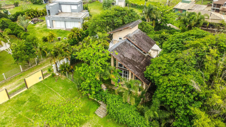 Imagem Casa com 3 Quartos à Venda, 192 m² em Praia Do Rosa - Imbituba Imagem Casa com 3 Quartos à Venda, 192 m² em Praia Do Rosa - Imbituba