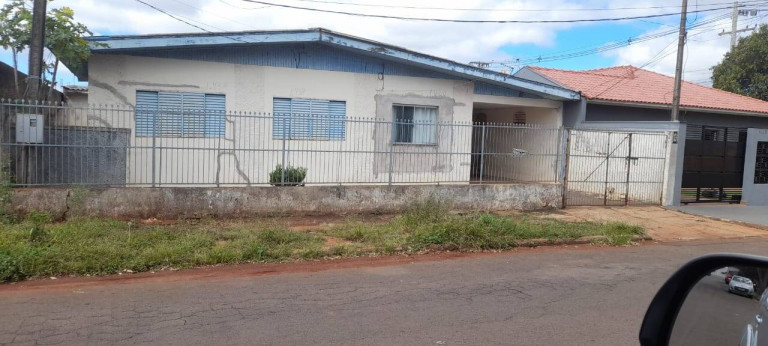 Casa com 3 Quartos à Venda, 525 m² em Vila Bernardes - Arapongas