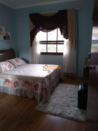 Imagem Sobrado com 3 Quartos à Venda, 270 m² em Vila Hulda - Guarulhos Imagem Sobrado com 3 Quartos à Venda, 270 m² em Vila Hulda - Guarulhos