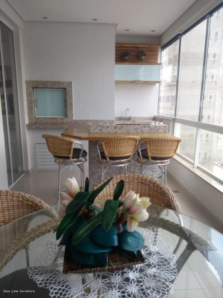 Apartamento com 3 Quartos para Temporada, 140 m² em Meia Praia - Itapema