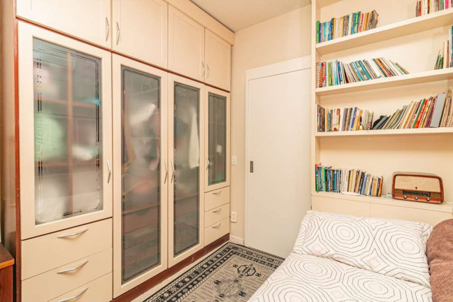 Imagem Imóvel com 3 Quartos à Venda, em Petrópolis - Porto Alegre Imagem Imóvel com 3 Quartos à Venda, em Petrópolis - Porto Alegre