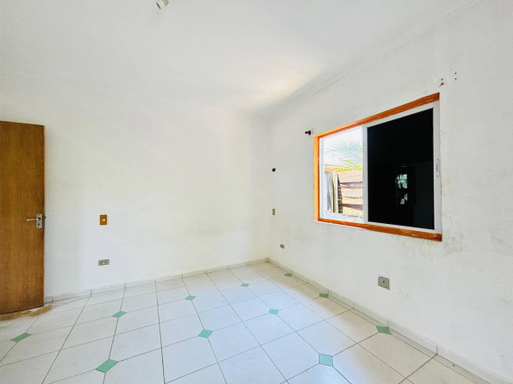 Imagem Casa com 4 Quartos à Venda, 321 m² em Guaiúba - Guarujá Imagem Casa com 4 Quartos à Venda, 321 m² em Guaiúba - Guarujá